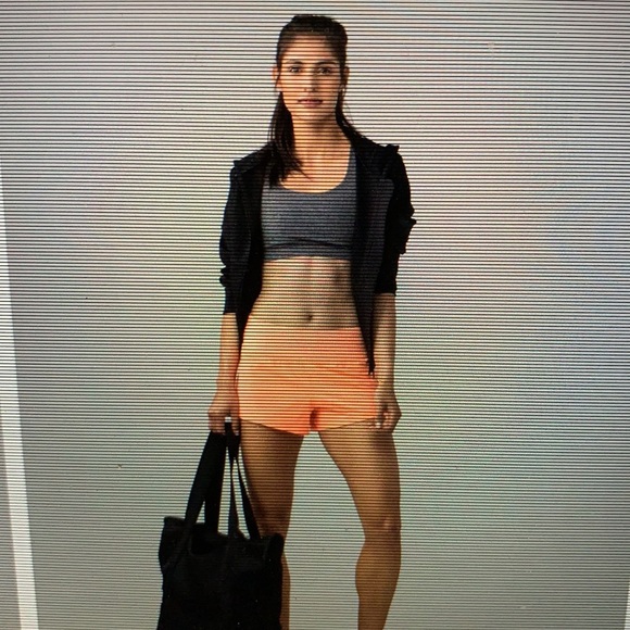 Lululemon Final Lap Short 2.5” - Pop Orange Sz 4 - Picture 3 of 11